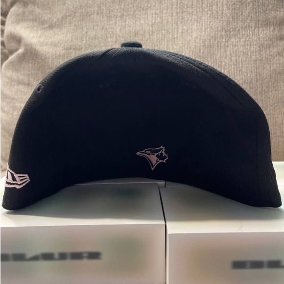 SIZE 7 1992 Toronto World Series Blue Jays Paint Drip Pink - Picture 4 of 4